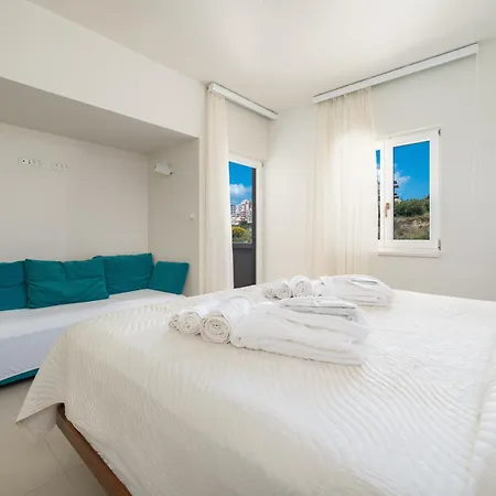 Palace Lidija דירה *