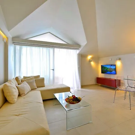 公寓 Palace Lidija