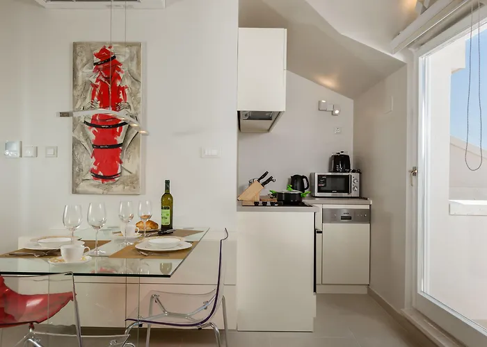 Palace Lidija דירה *